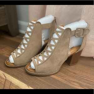 Wedge sandals